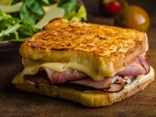 Füme kaburga tost