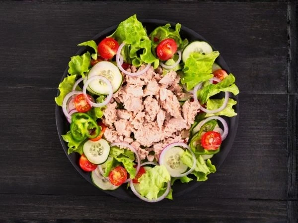 Ton balıklı salata